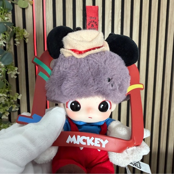 🏰 WOW 🤩 Dimoo World × Disney Vinyl Plush Keychain 💜 RARE "Secret Mickey TV Show" - Picture 6 of 10